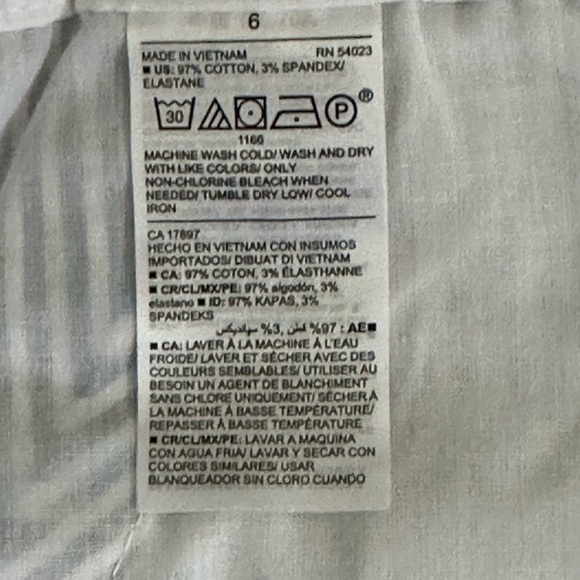 Old Navy sz 6 every day short mini stripe seersucker in blue and white - Picture 11 of 11